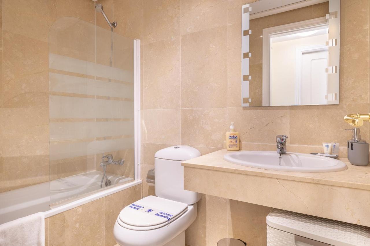 2261-Superb Apt On The Beach, On Duquesa Harbour マニルバ エクステリア 写真
