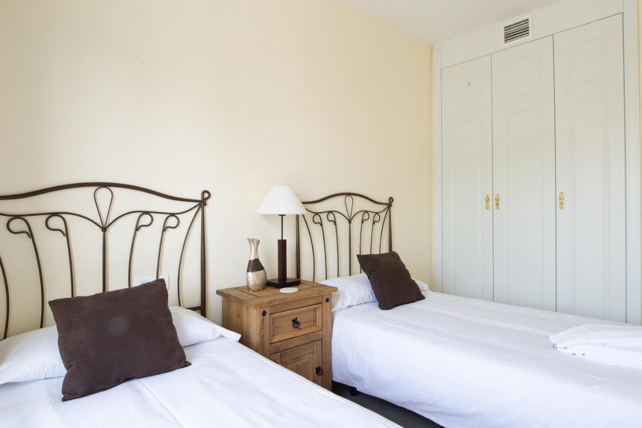 2261-Superb Apt On The Beach, On Duquesa Harbour マニルバ エクステリア 写真